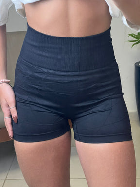 Short Empina Bumbum